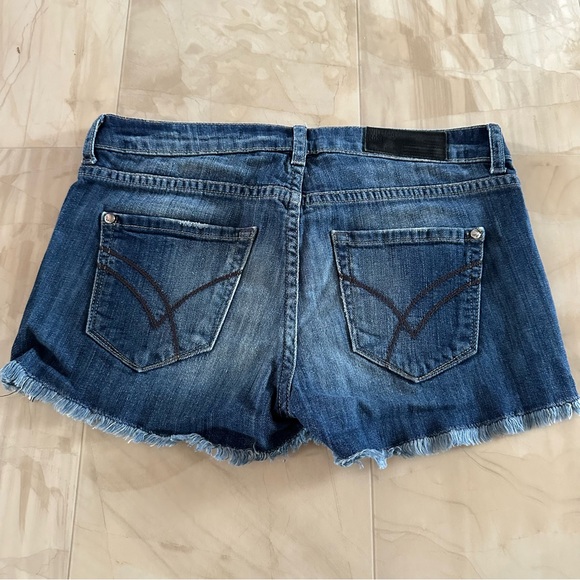 William Rast shorts - Picture 2 of 3